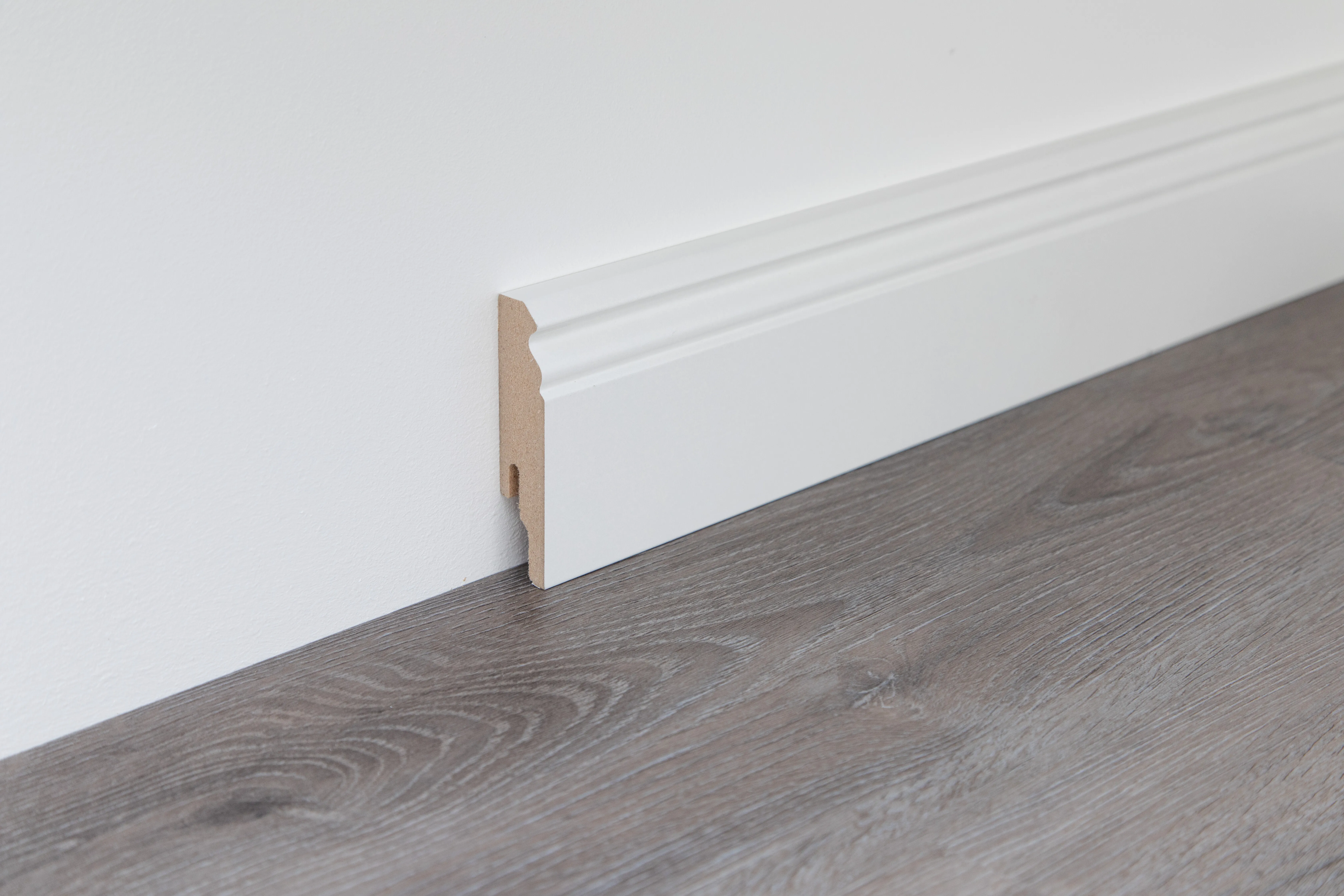 Fußleiste Weiß 18 x 80 x 2380 mm