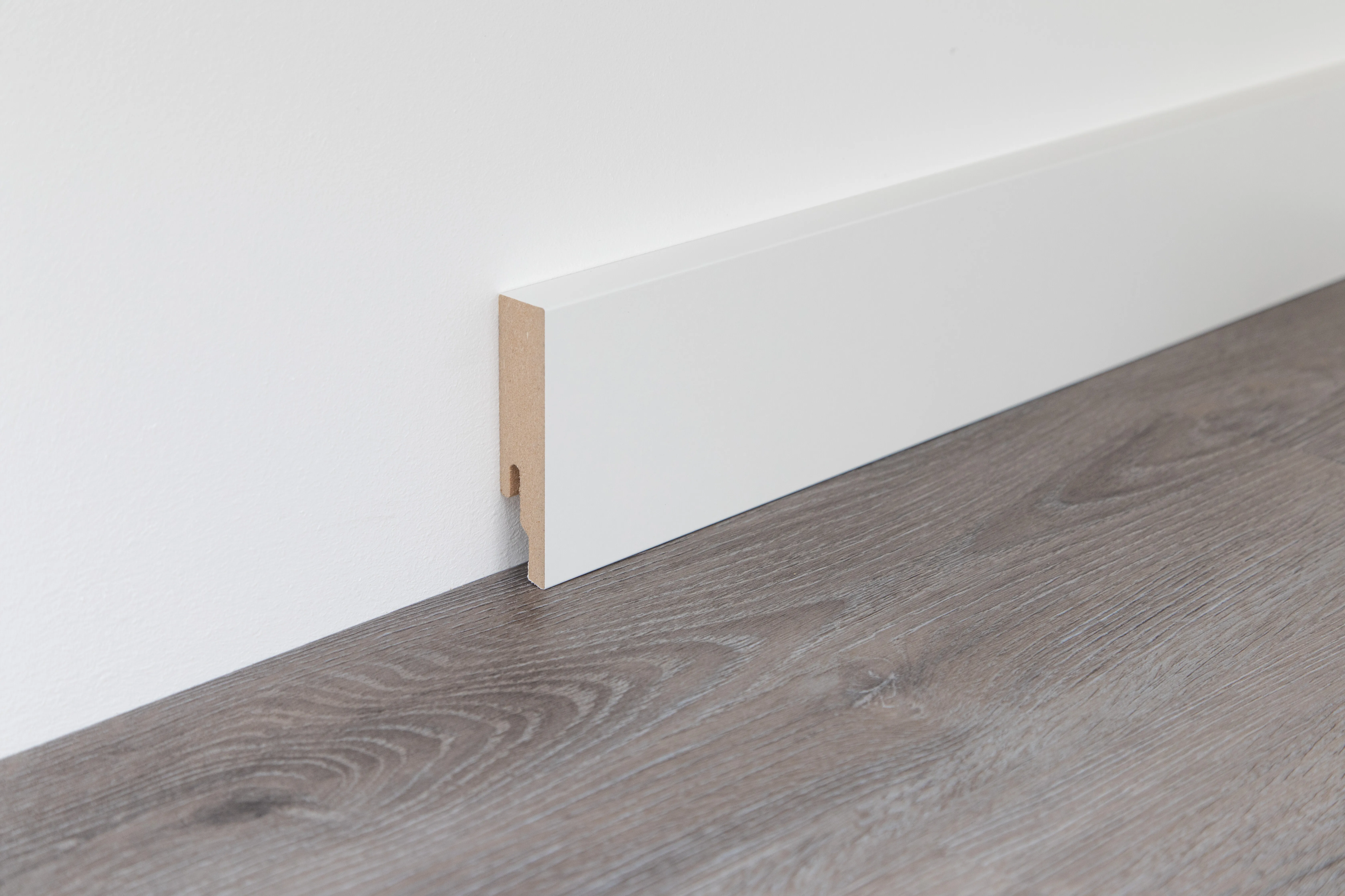 Fußleiste Weiß 18 x 80 x 2380 mm